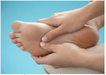 Nhức mỏi chân ở trẻ là bệnh gì?