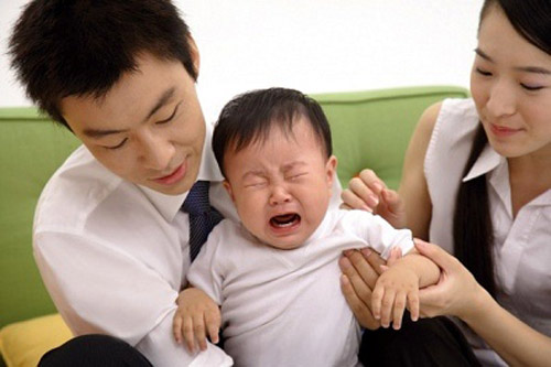 Mẹo chặn trước cơn ăn vạ của bé