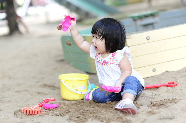 Đừng sợ dơ, hãy cho con chơi thỏa thích